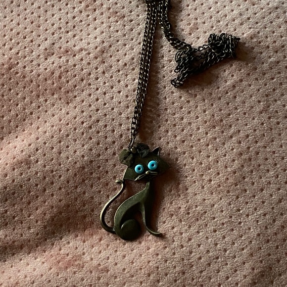 Jewelry - ❤️sale❤️ Super cute cat necklace
